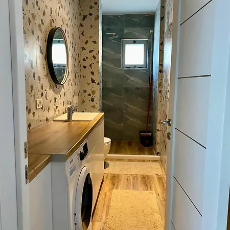 Ila13 Apartament فلورا